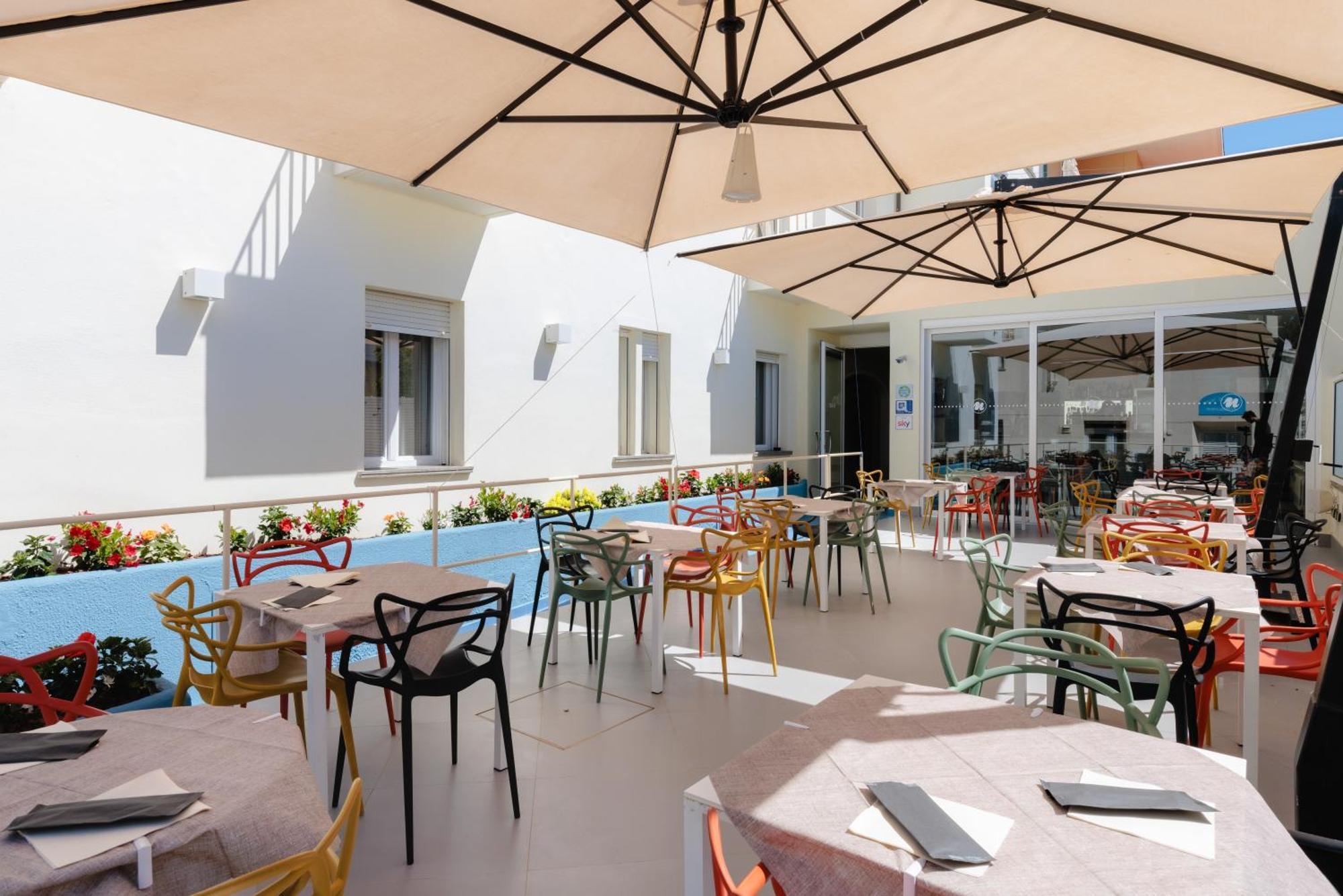 מרינה די ביבונה Hotel Nina מראה חיצוני תמונה