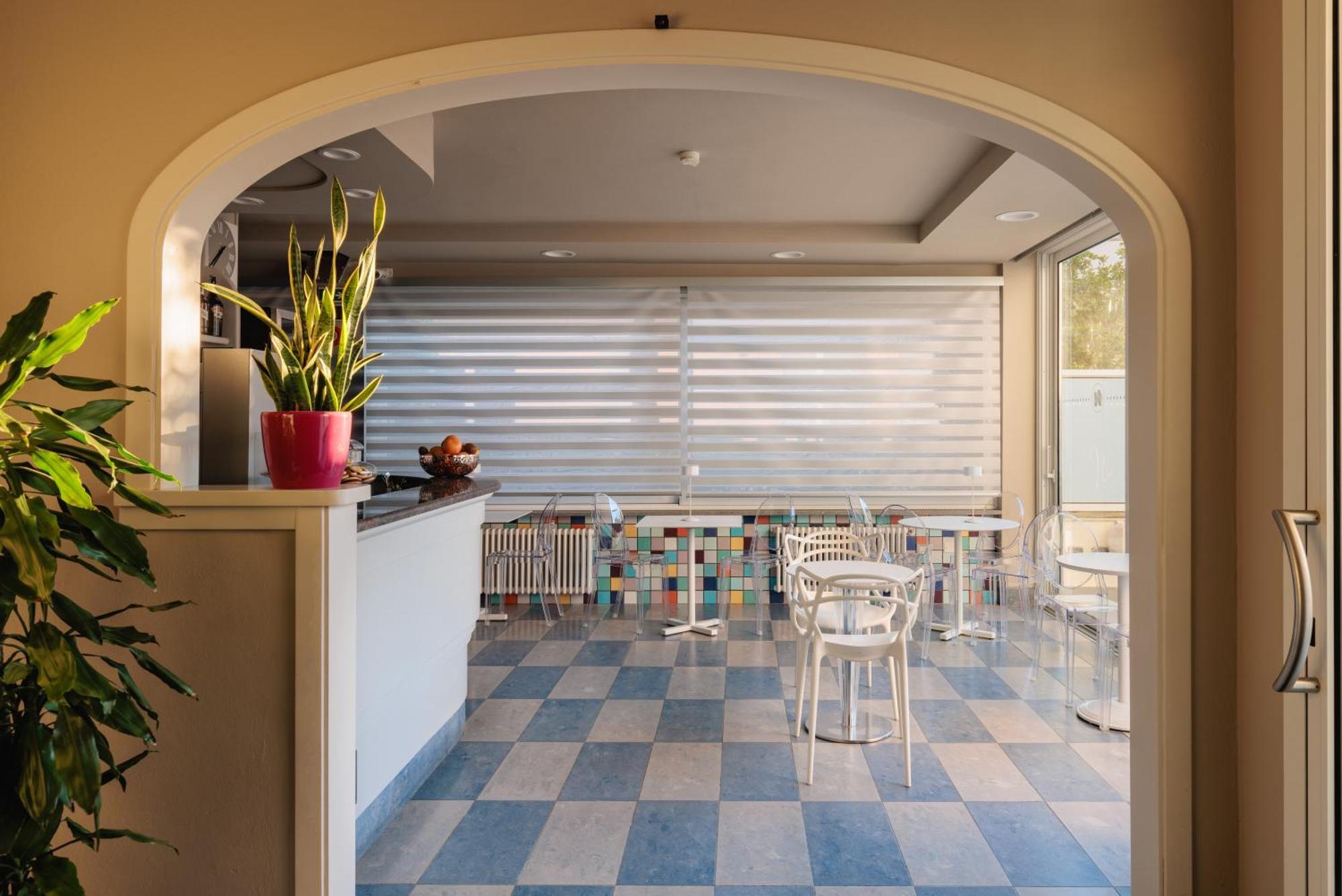 מרינה די ביבונה Hotel Nina מראה חיצוני תמונה