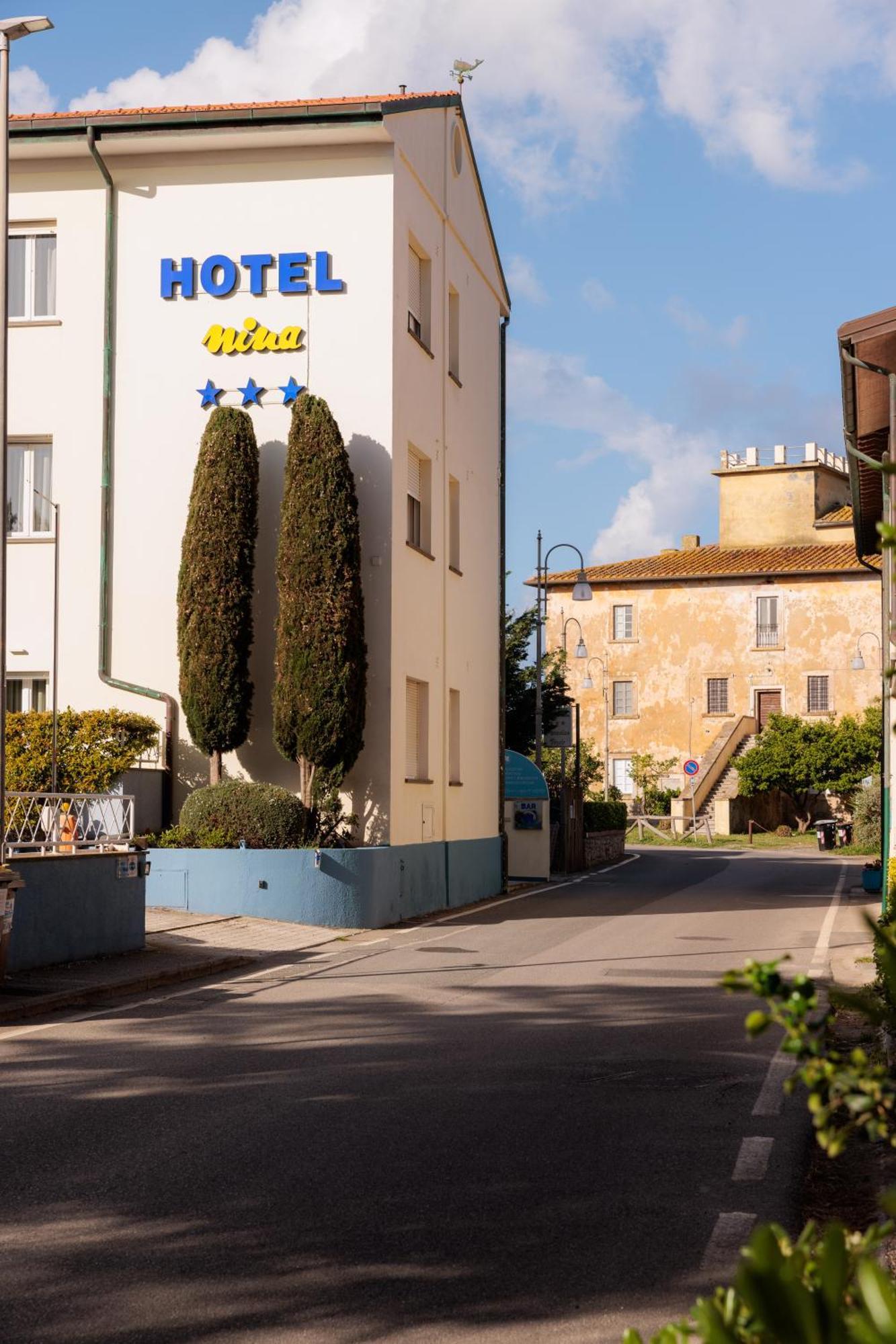 מרינה די ביבונה Hotel Nina מראה חיצוני תמונה
