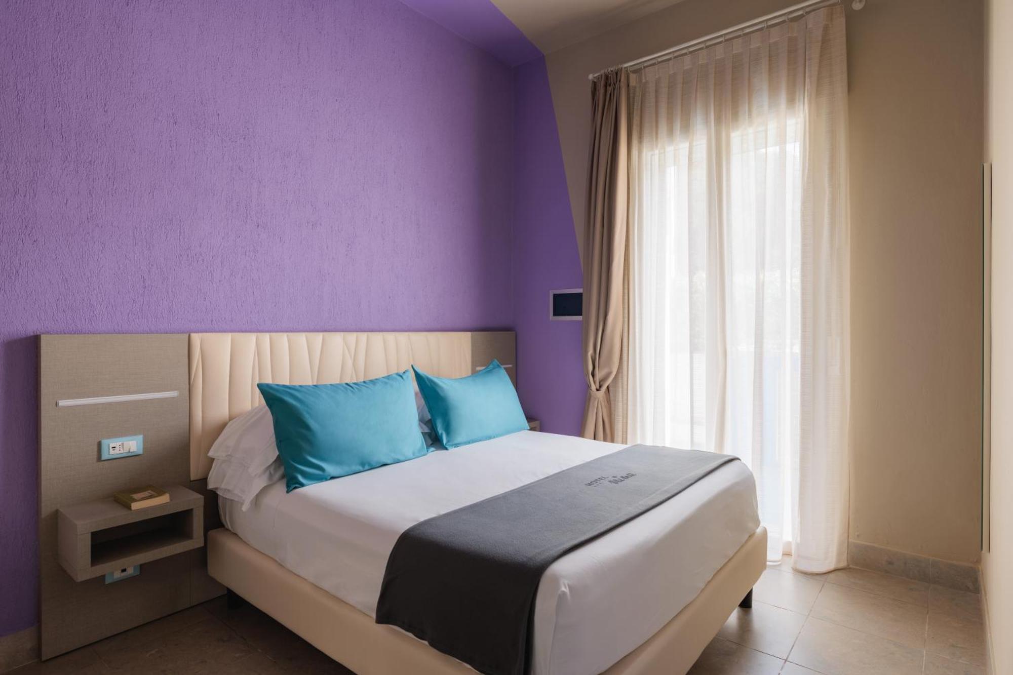 מרינה די ביבונה Hotel Nina מראה חיצוני תמונה