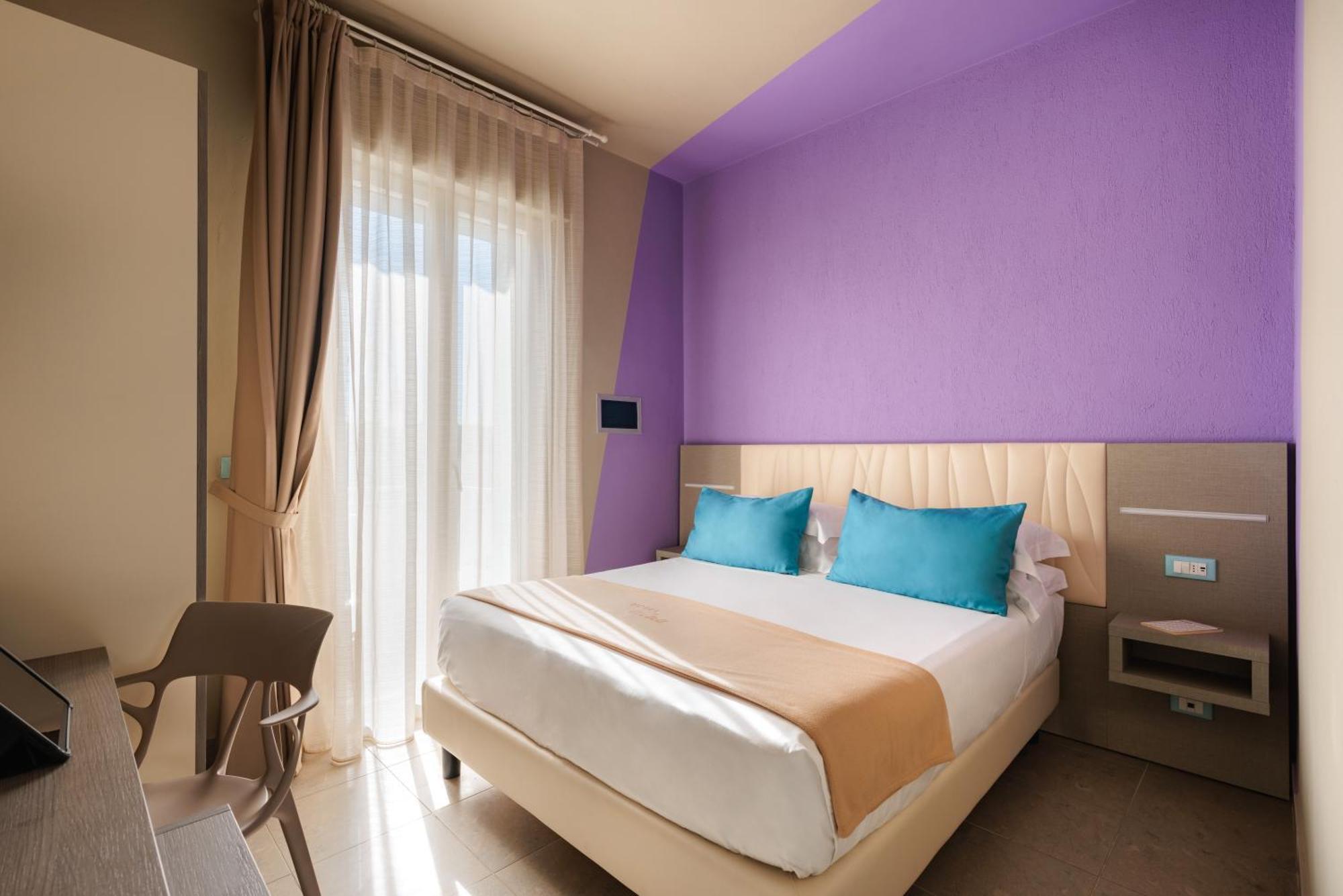 מרינה די ביבונה Hotel Nina מראה חיצוני תמונה