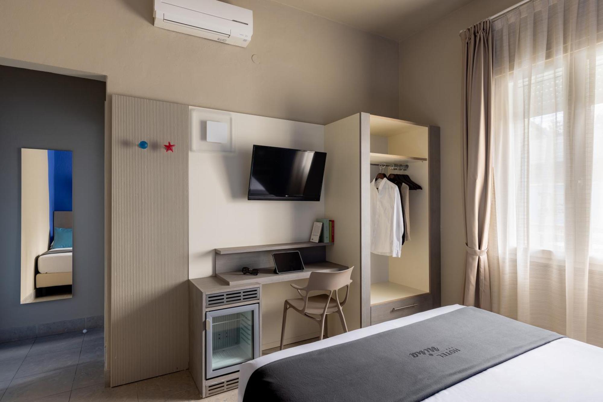 מרינה די ביבונה Hotel Nina מראה חיצוני תמונה