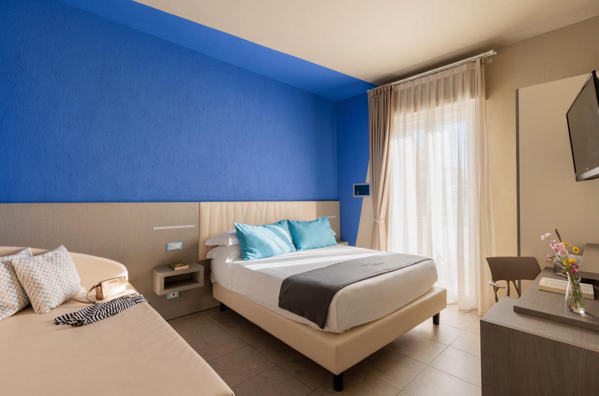 מרינה די ביבונה Hotel Nina מראה חיצוני תמונה